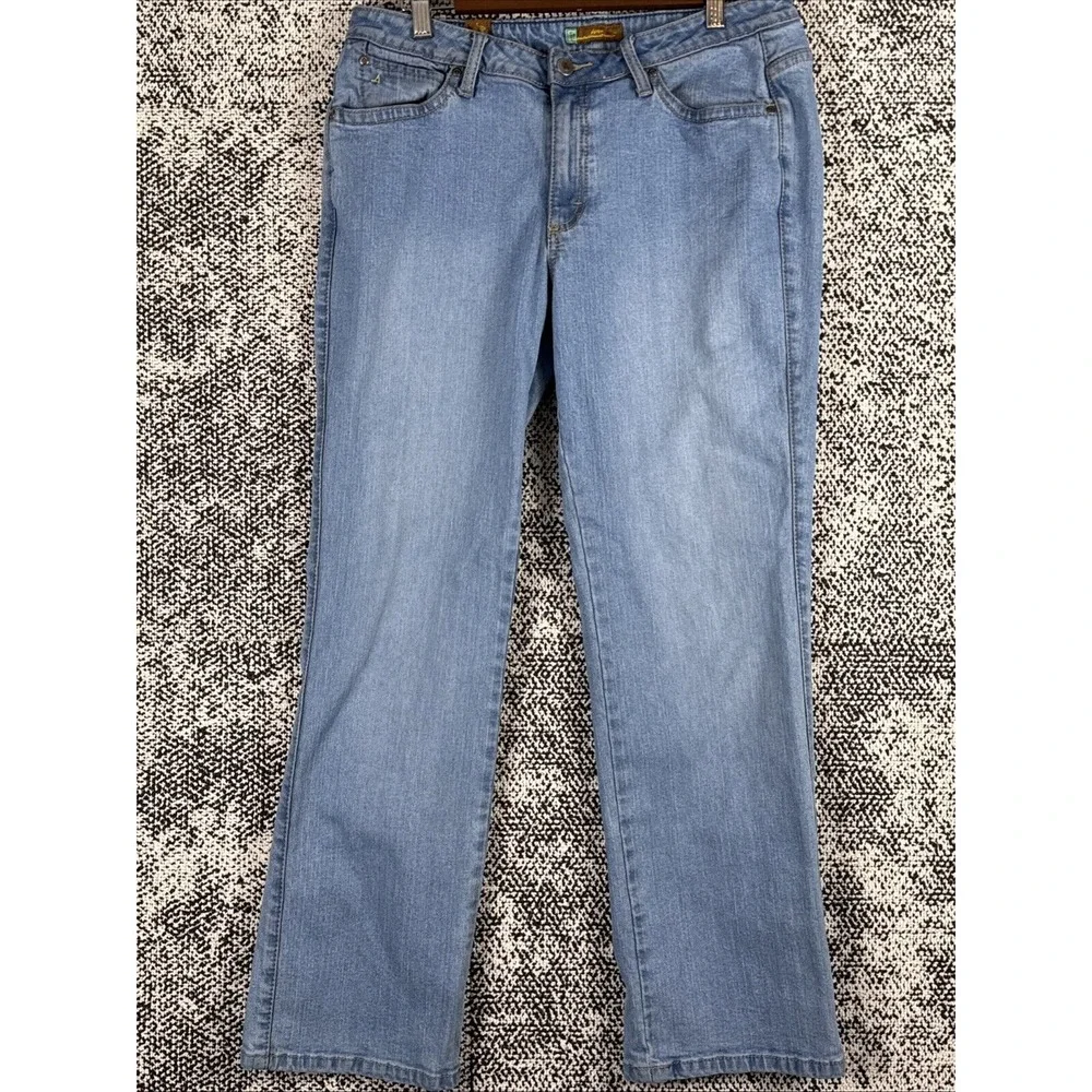 Wrangler Aura Blue Jeans Womens 12P (32 X 29)‎ Straight Leg Short Rise Western
